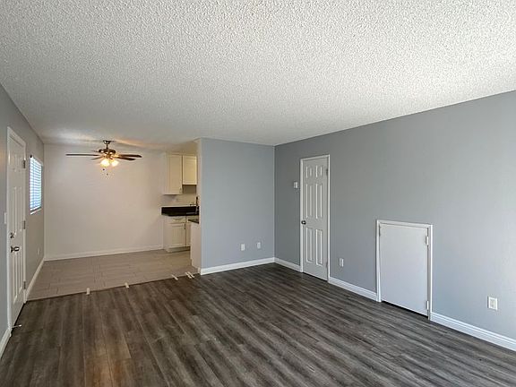 5th image of 640 Stanley Ave #4