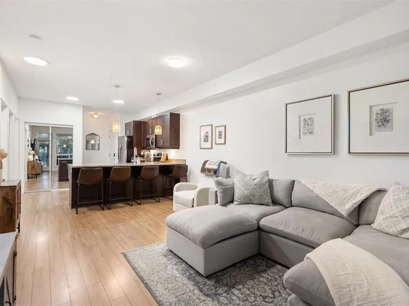 938 Dunford Ave #216, Langford, BC V9B 0M2