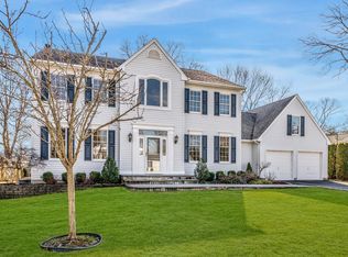 25 Knolltop Dr, Nesconset, NY 11767