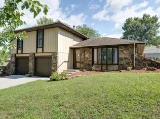2066 E Cardinal St, Springfield, MO 65804