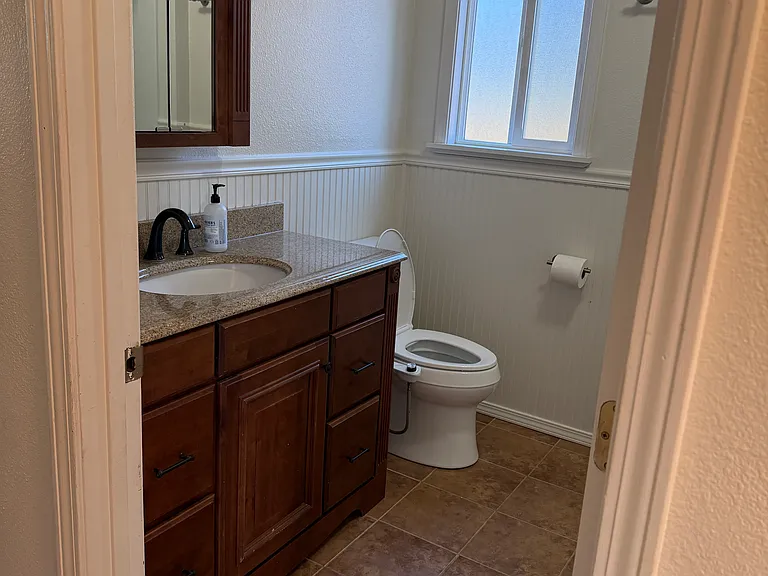 732 S Monroe St — Photo 12