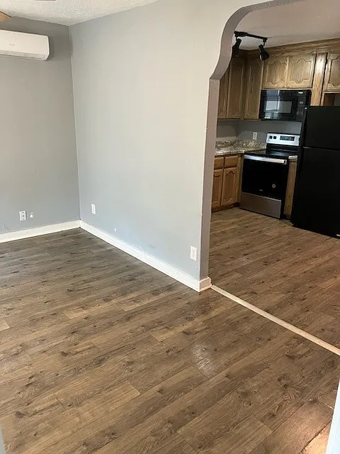 2 bed, 1.0 bath, 800 sqft, $850 — Photo 4