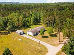 2737 S Pine Aire Dr, Grawn, MI 49637