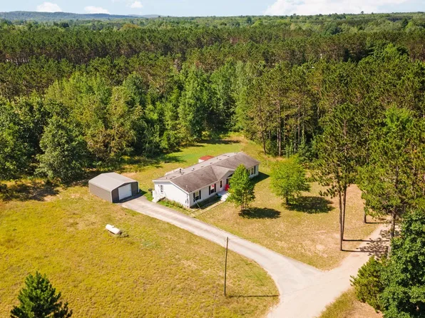 2737 S Pine Aire Dr, Grawn, MI 49637