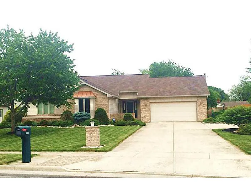 2236 Augusta Dr photo 1