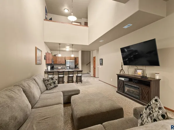 5400 S Cobblestone Pl Unit 7, Sioux Falls, SD 57108