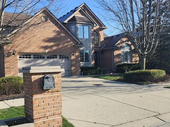 16033 White Water Dr, Macomb, MI 48042