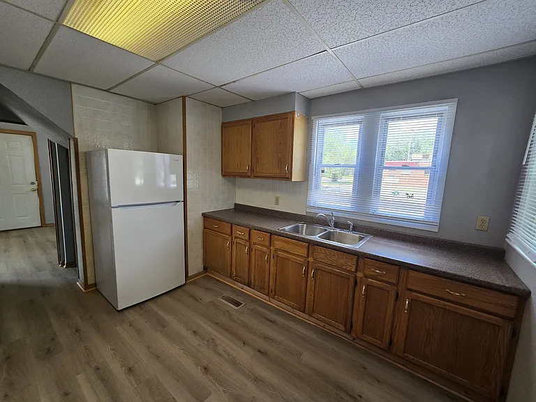 519 Baltimore St — Photo 11