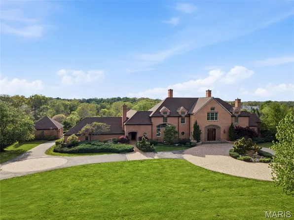 17 Bridle Ridge Ln, Saint Louis, MO 63131