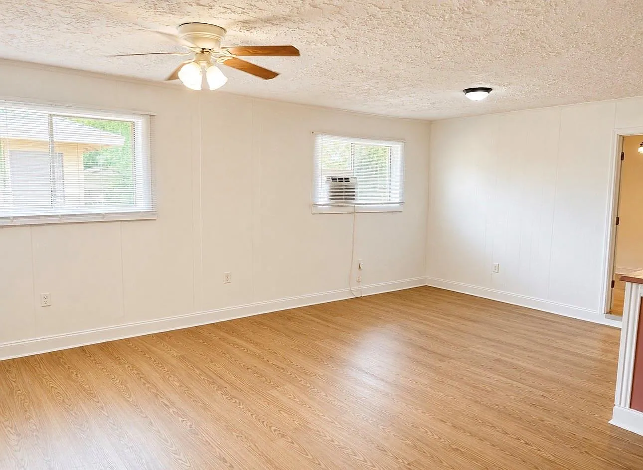 1 bed, 1.0 bath, 650 sqft, $1,000 — Photo 4