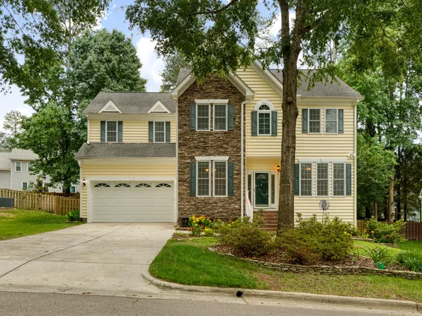 205 Swansboro Dr, Cary, NC 27519