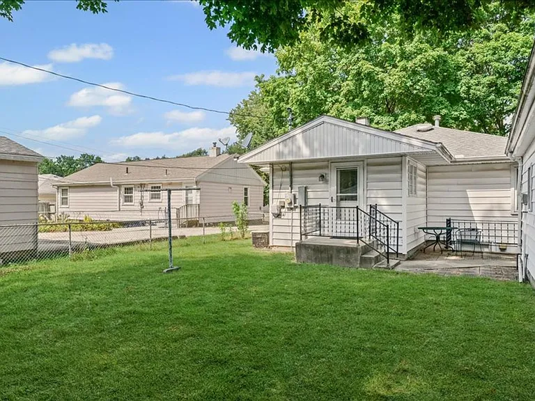 101 W Cypress St — Photo 24