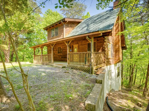 772 Lloyd Huskey Rd, Pigeon Forge, TN 37863