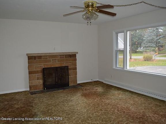 5th image of 4305 Greenwood Dr