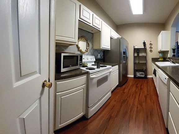 2nd image of 10550 Baymeadows Rd Unit 522