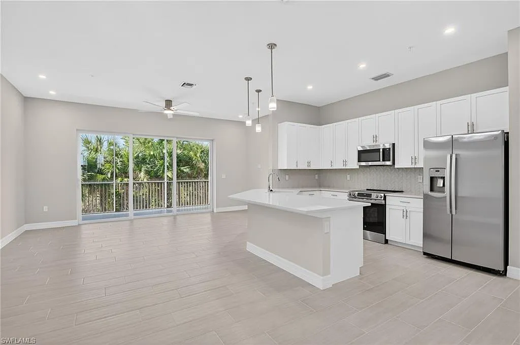 3 bed, 2.0 bath, 1509 sqft, $3,000 — Photo 2