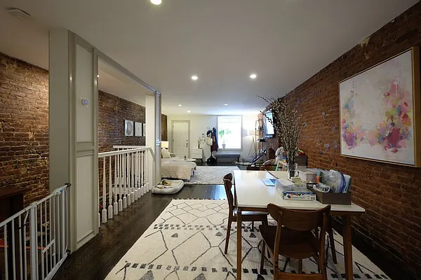 Rented by Skyward | media 17