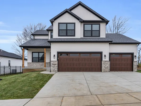 1111 Bell Grove Ln, Bloomington, IL 61705