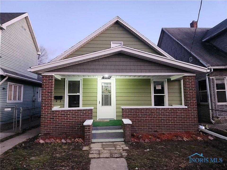 1st image of 2424 Valentine St