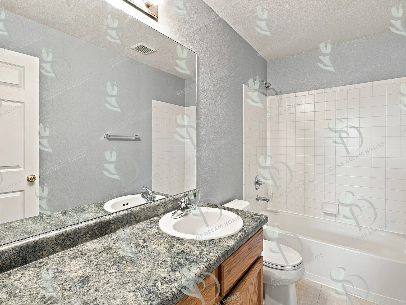 3 bed, 2982 sqft, $2,400 — Photo 3