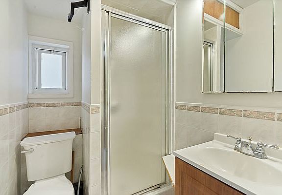 5th image of 6814 Clyde St #1