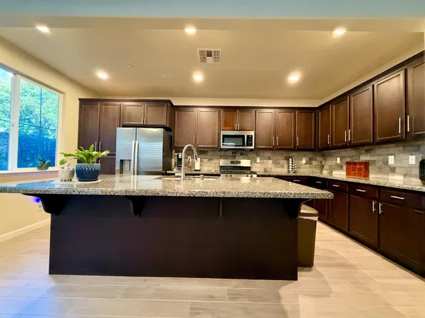 2525 Albatros Dr, Modesto, CA 95355
