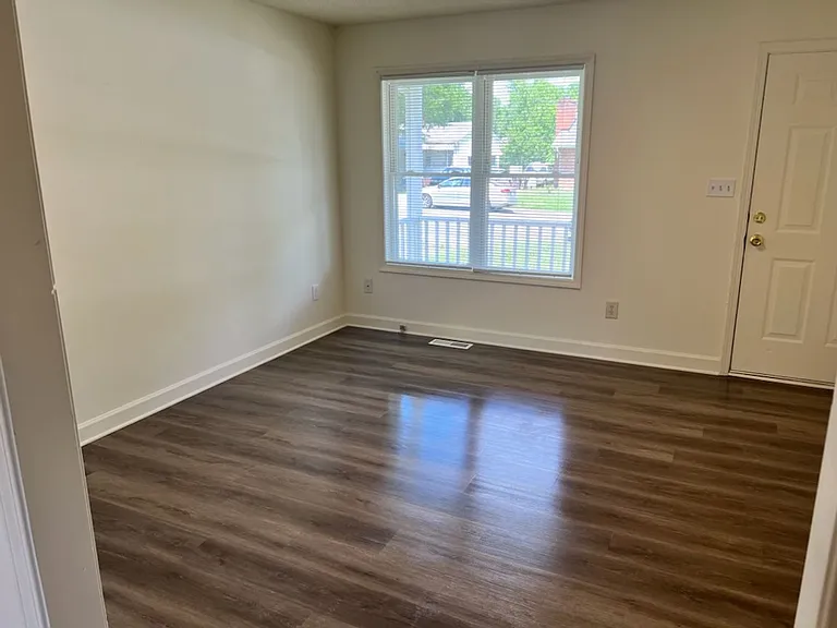1316 Ardmore Dr — Photo 9