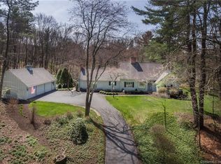 11 Reverknolls, Avon, CT 06001