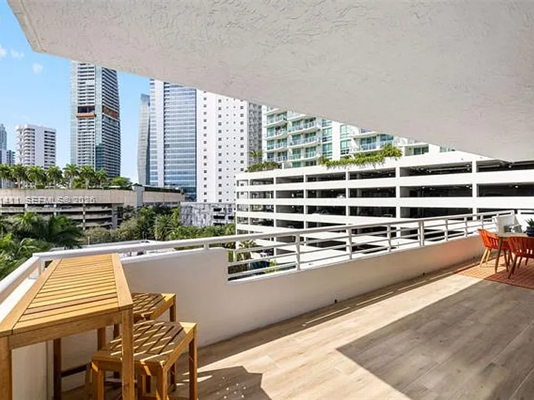 1402 Brickell Bay Dr #603 — Photo 23