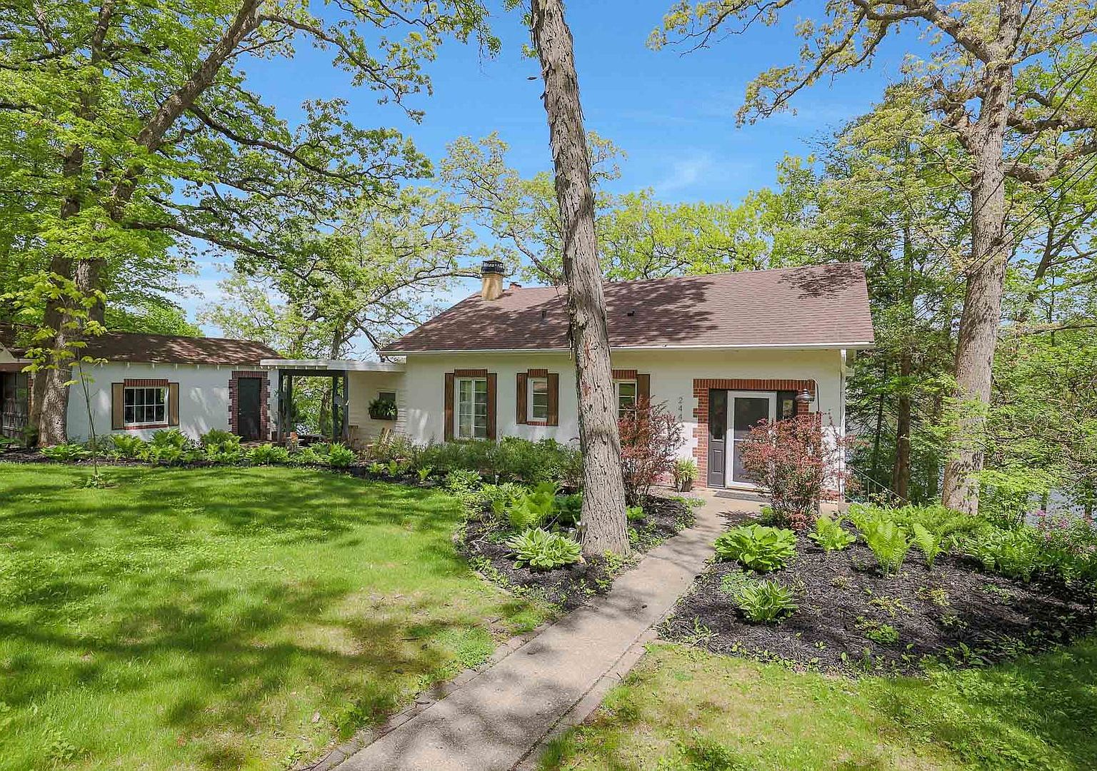 244 Indian Trl, Lake In The Hills, IL 60156 Zillow