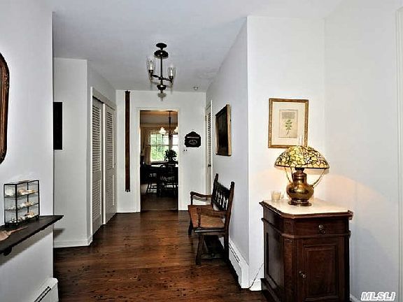 5th image of 7 Woodcock Ln