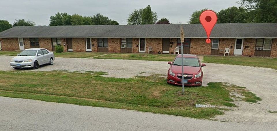 2nd image of 812 9th St W
