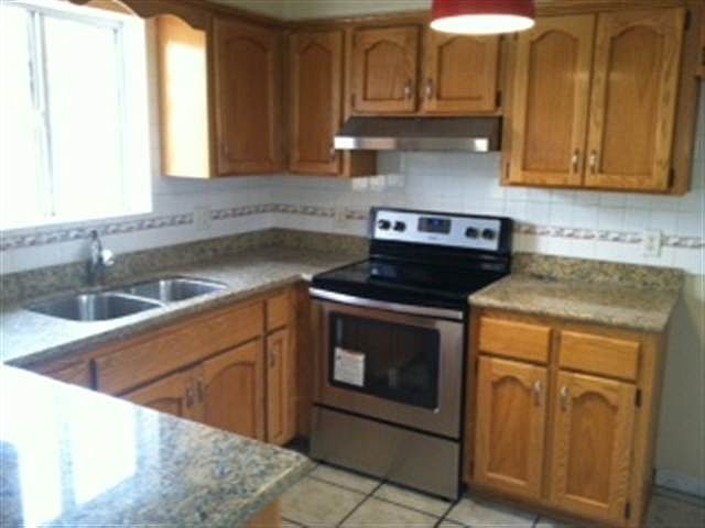2nd image of 979 S Deconcini Ave
