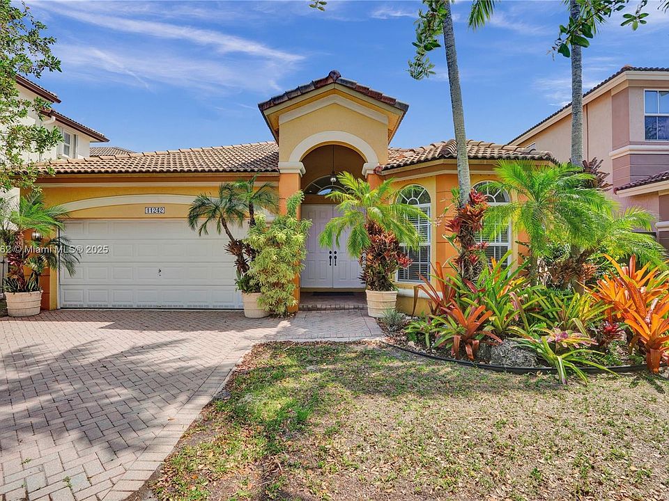 1st image of 11242 NW 77th Ter