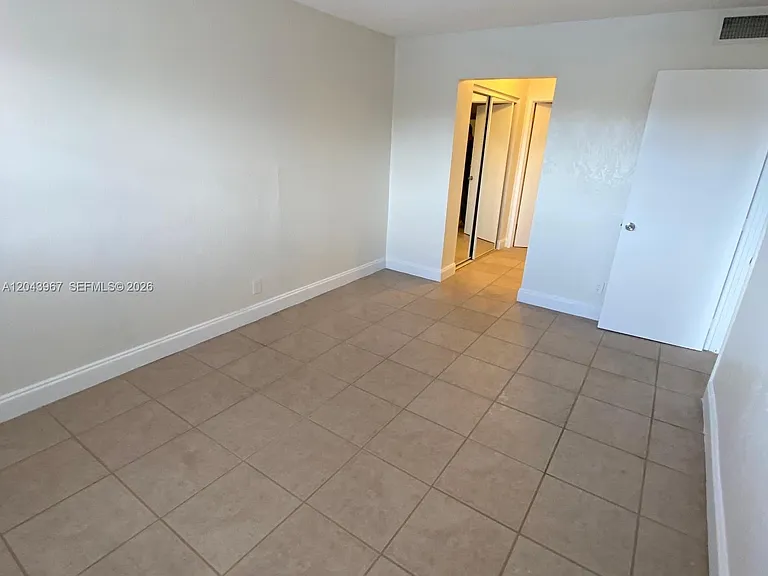 2775 Taft St #307 — Photo 13