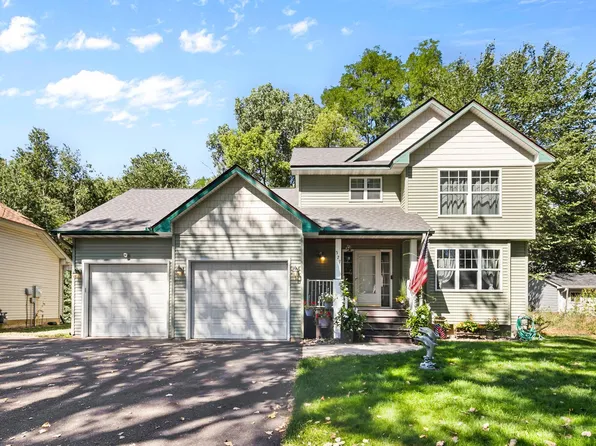 379 Wheelock Pkwy E, Saint Paul, MN 55130