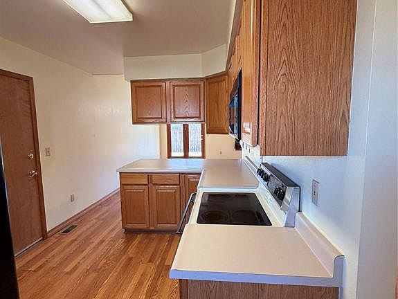 4th image of 1323 Park Ave APT 6