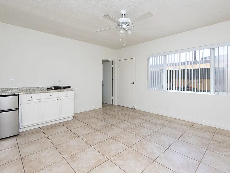 3737 Midvale Ave #3A — Photo 2