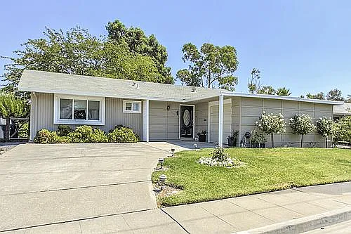 1165 Marigold Rd photo 1