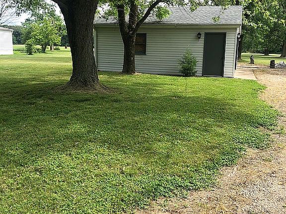 2nd image of 2166 E 1525 North Rd