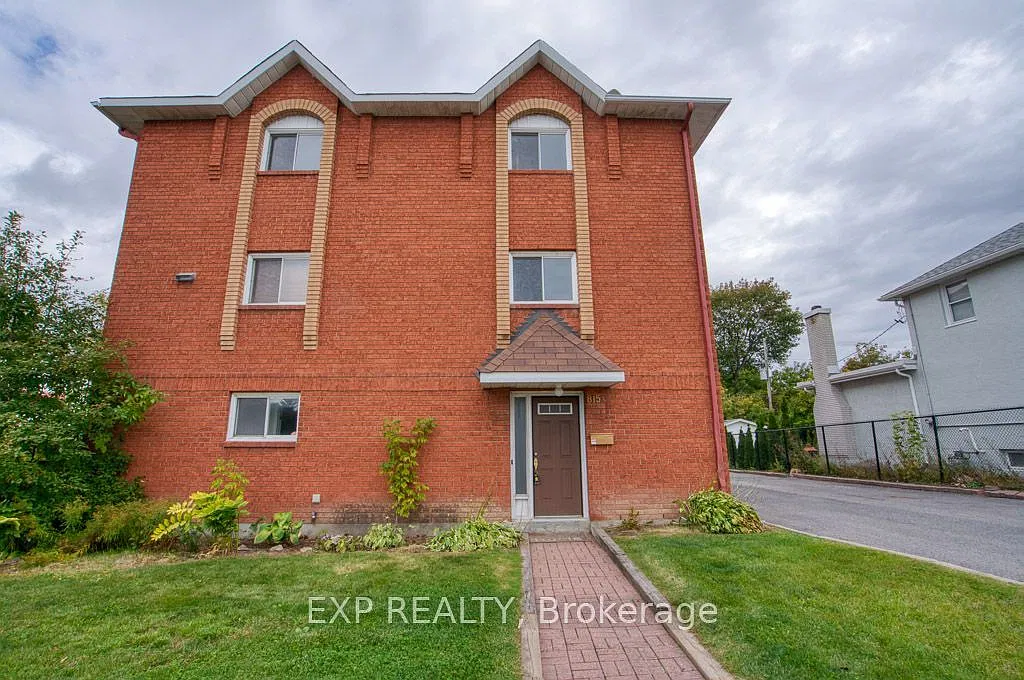 3 bed, $2,850 — Photo 1