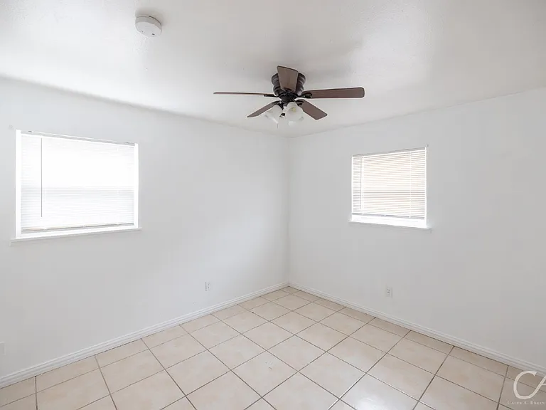 2902 Bennett Dr — Photo 23