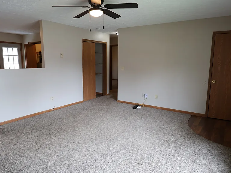 8 Westside Ct — Photo 7