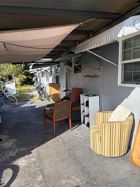 1st image of 1913 Gardenia Rd