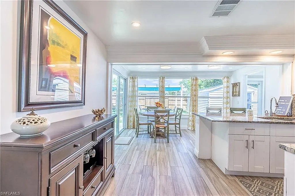 3 bed, 1000 sqft, $2,800 — Photo 3