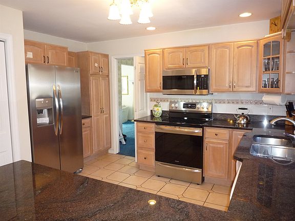 2nd image of 11 Valleywood Dr