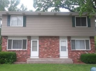 4304 Greenway Dr, Davenport, IA 52804