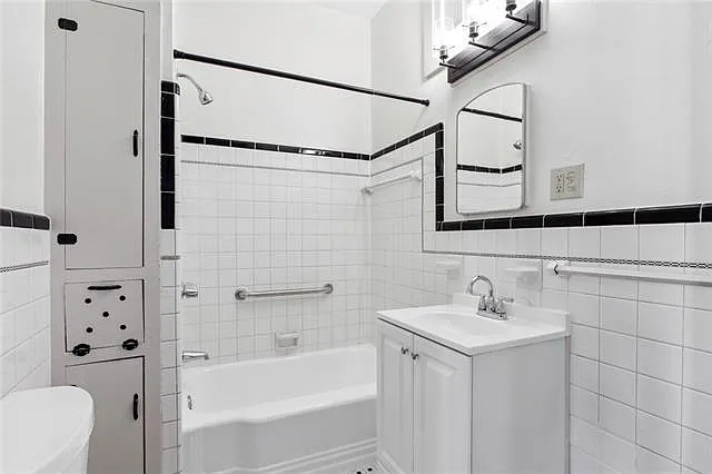 710 Orleans St #C — Photo 12