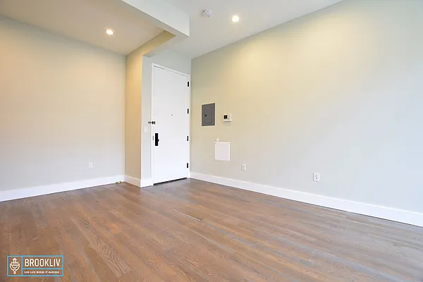 Rented by null | media 4