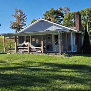 38 Wagon Wheel Rd, Elk Creek, VA, 24326